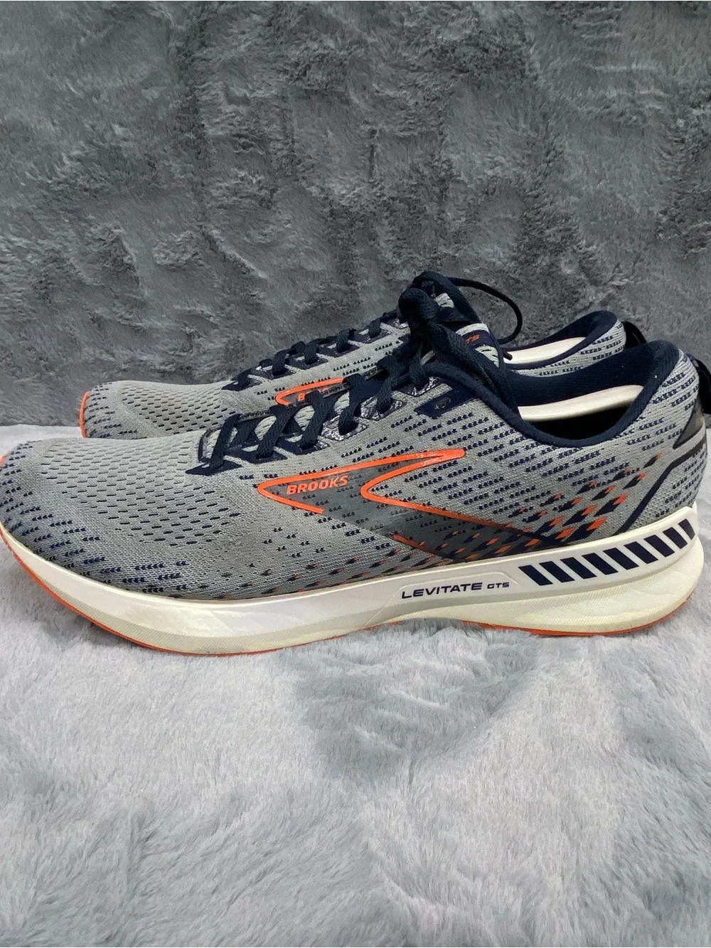 Brooks good used